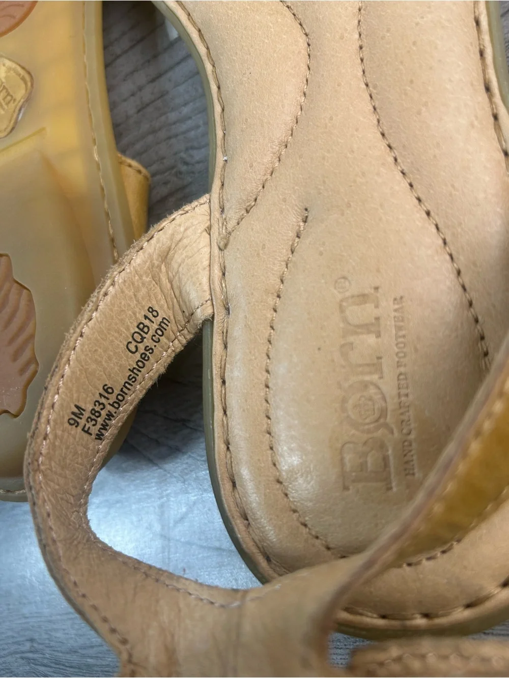 BORN Women’s Size 9 M Tan Leather Strappy Ankle Strap Comfort Sandals